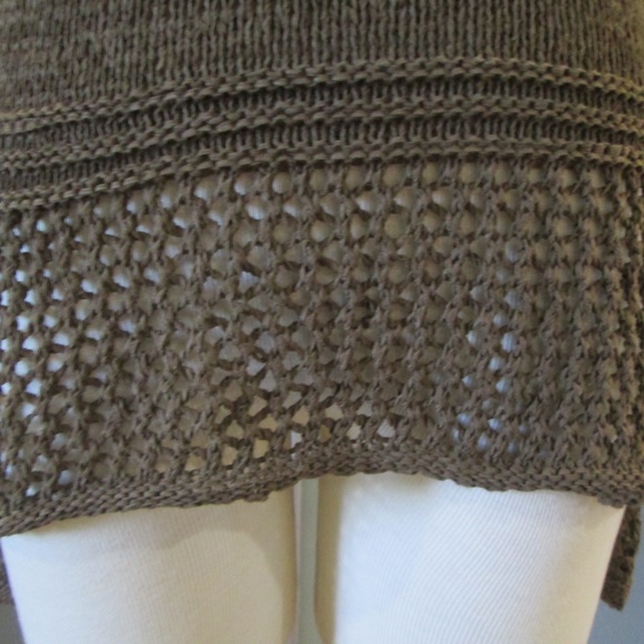 *SOLD* BCBG Max Azria Open Weave Long Bell Sleeve - Picture 6 of 7